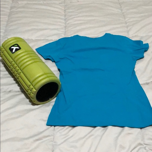 🏃‍♀️Nike slim fit shirt sz s Stronger faster better - Picture 4 of 4